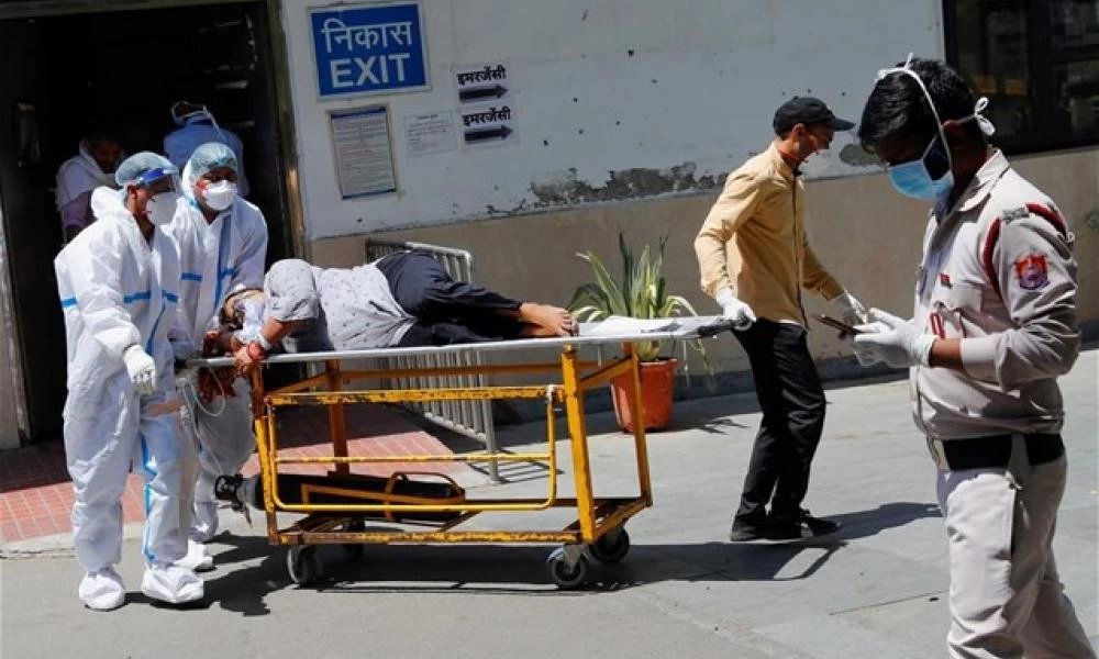 Χάος στην Ινδία: Κατέληξαν 3.617 ασθενείς μέσα σε μία μέρα